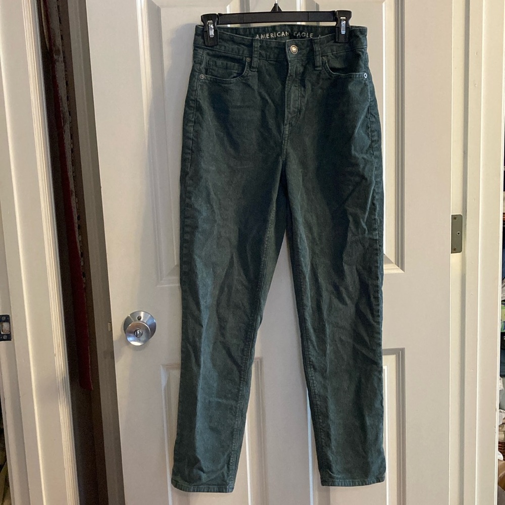 Size 4 American Eagle Green Corduroy Mom Straight Jean